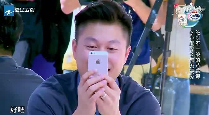 电脑显示屏黑屏一闪一闪是怎么回事游戏画面