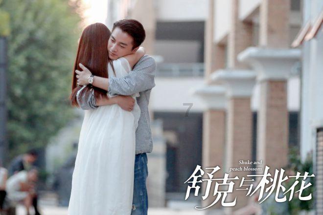 亲王的衣服上只能绣蟒那么龙和蟒的区别是什么？