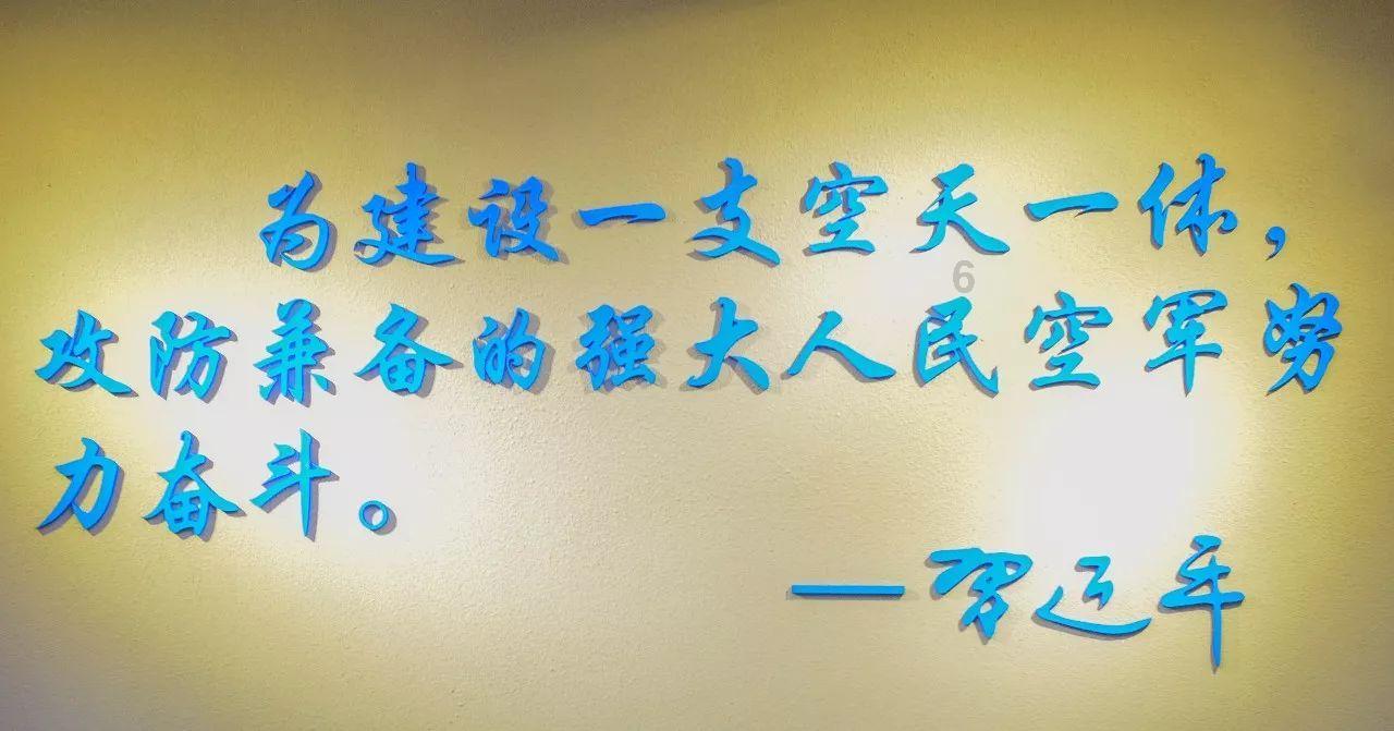 北京玉渊潭公园游客为拍照狂摇樱花树，这位游客这么做合适吗？游戏画面