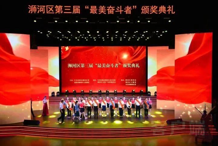 逃离天鹅森林