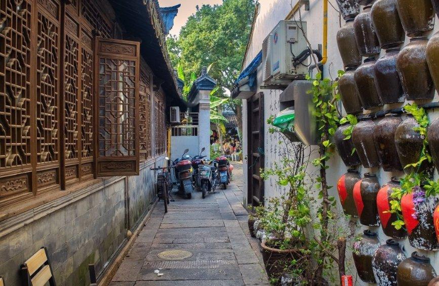 《祈今朝》：在今朝和师傅之间摇摆不定，越祈到底爱的是谁？