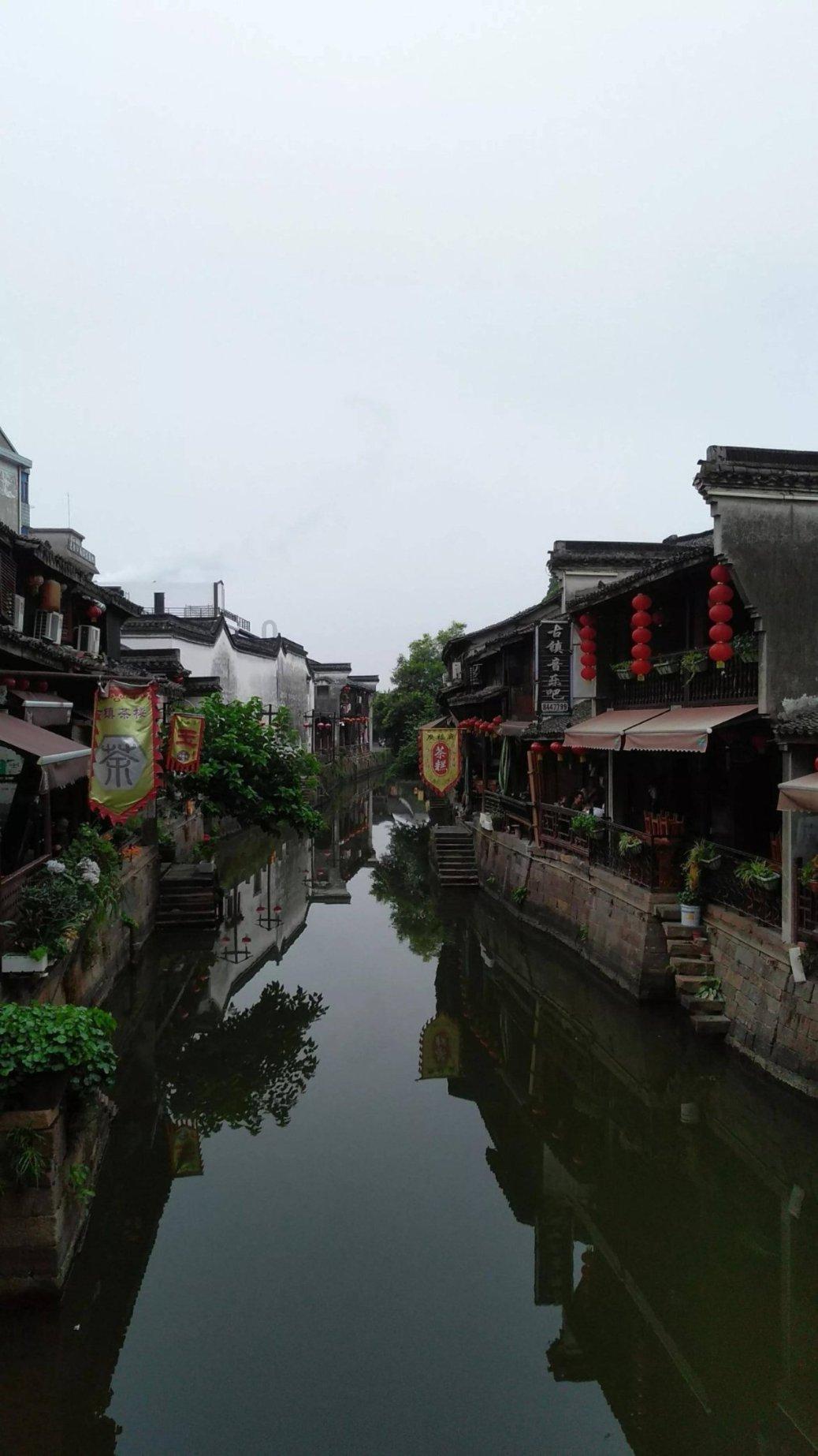 假日大厦